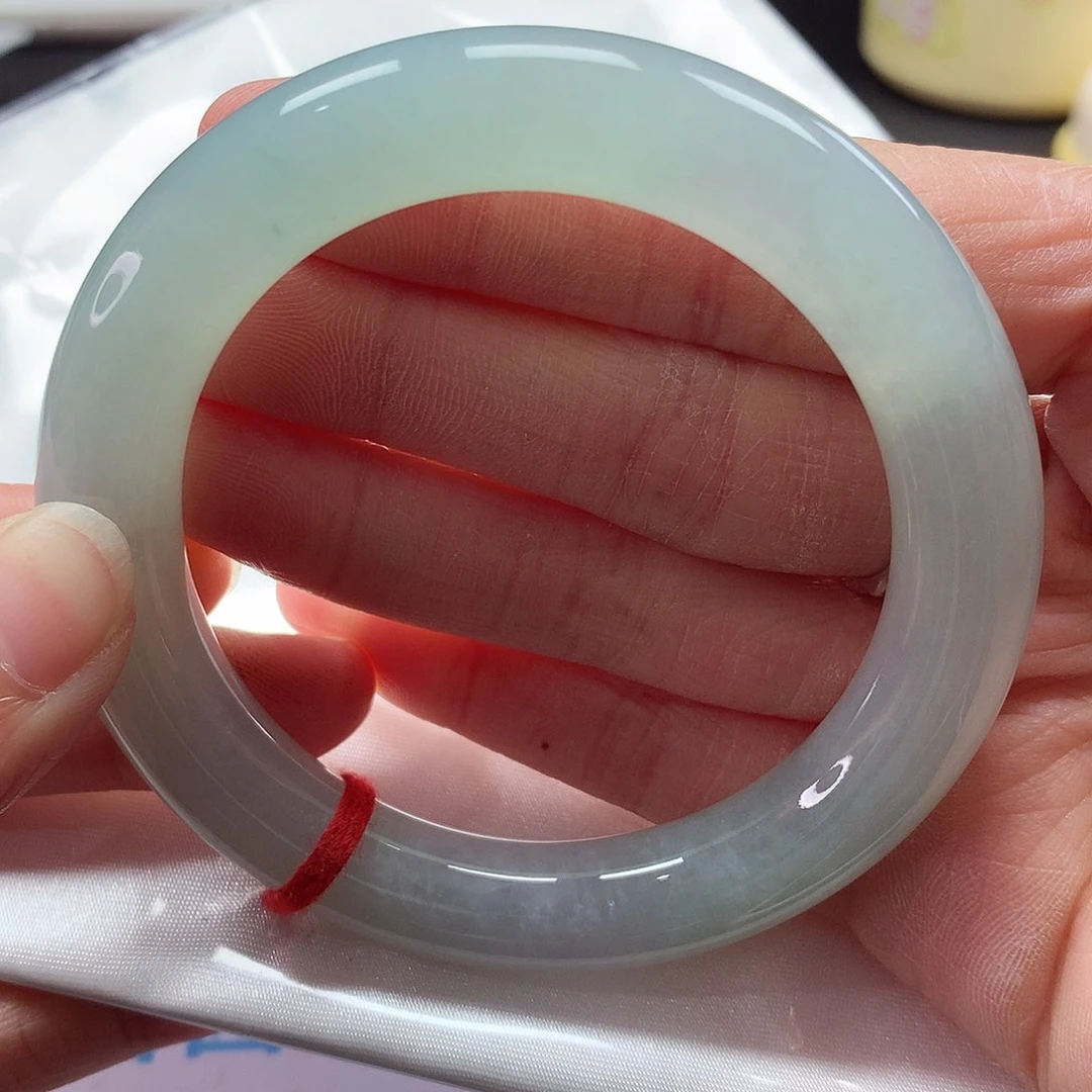 翡翠手镯未镶嵌54圈