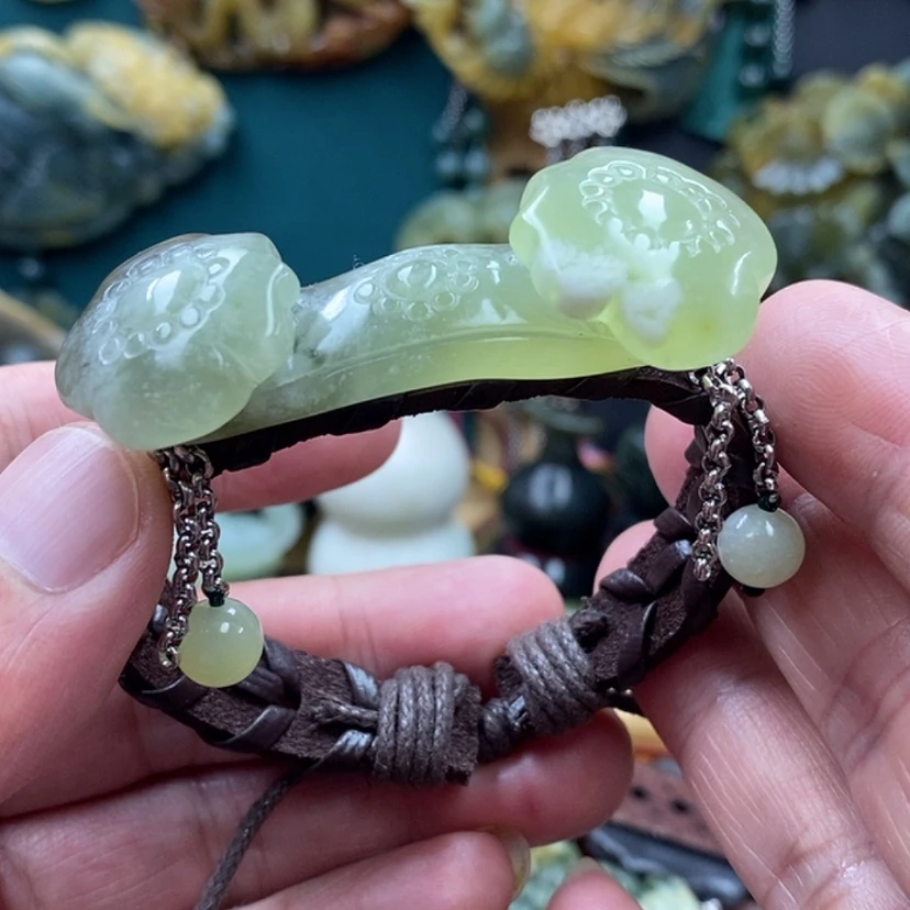 【闪购商品】蛇纹石玉未镶嵌手牌