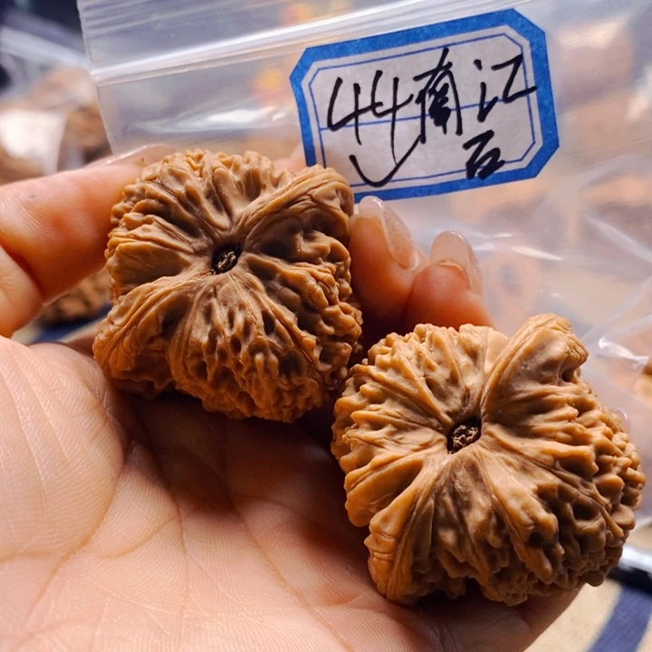 躲***落把件文玩核桃南江石