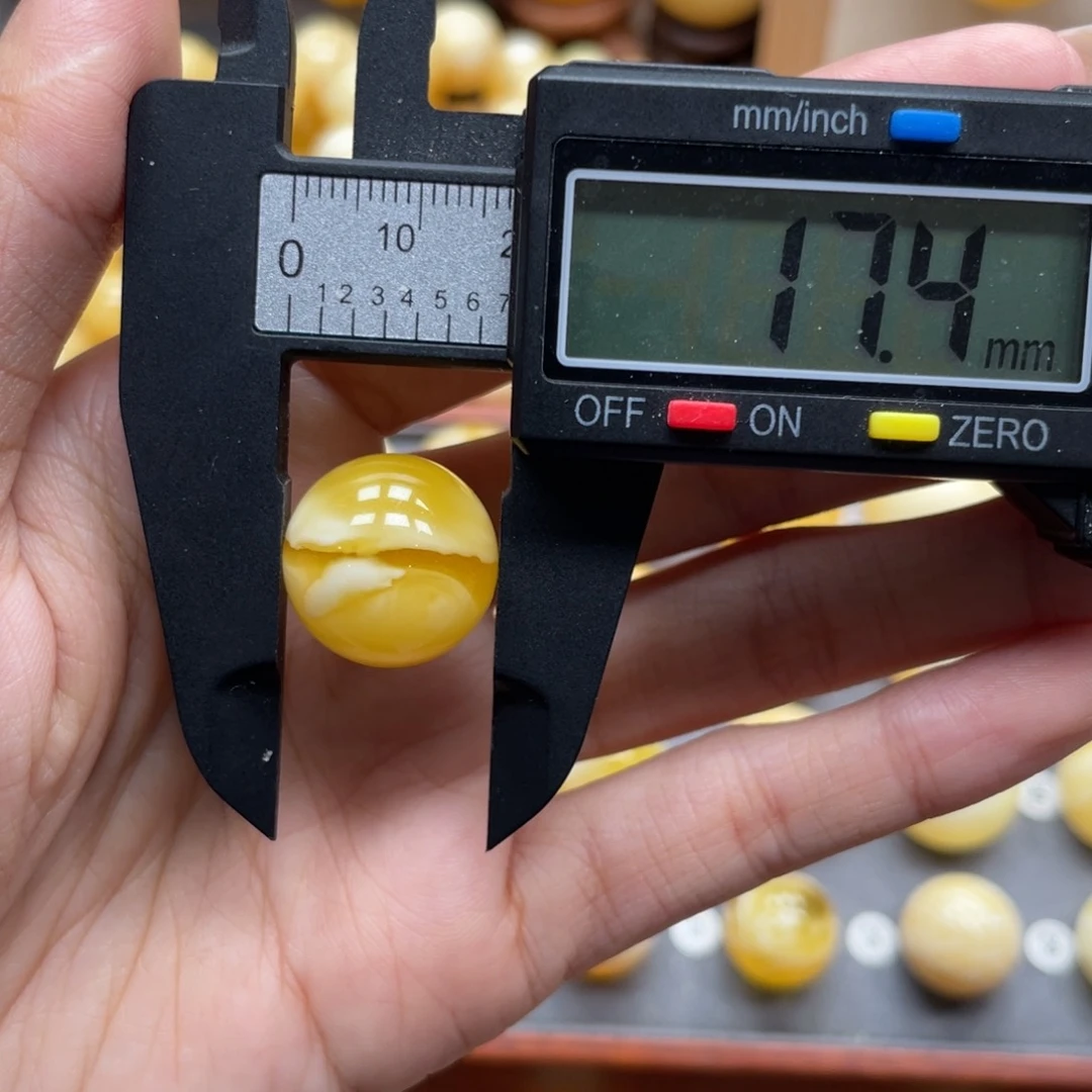 未镶嵌琥珀珠宝奇石