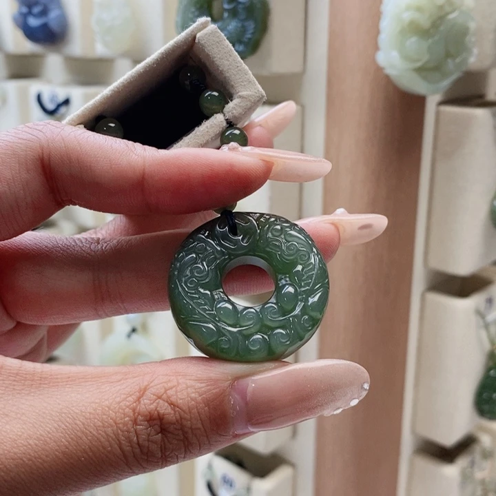 游***0和田玉未镶嵌颈饰