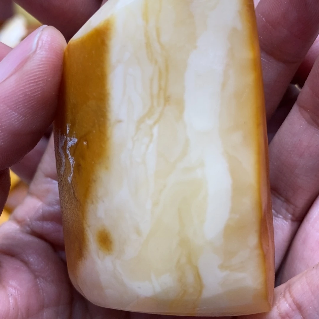 定制琥珀未镶嵌m**o传世琥珀蜜蜡定制