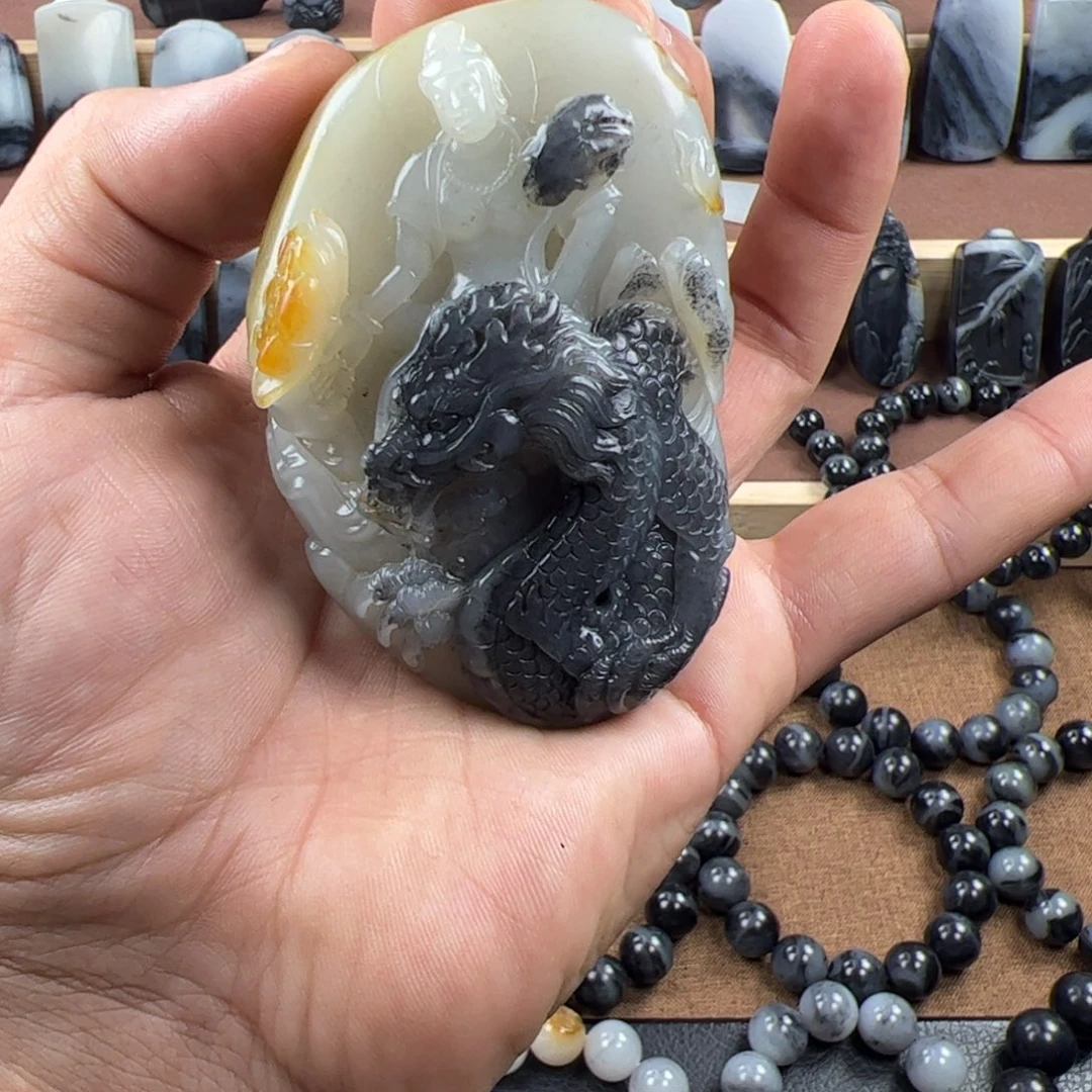 和田玉未镶嵌把件