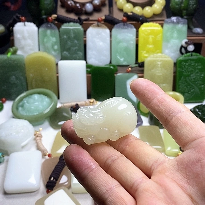 和田玉未镶嵌珠宝奇石