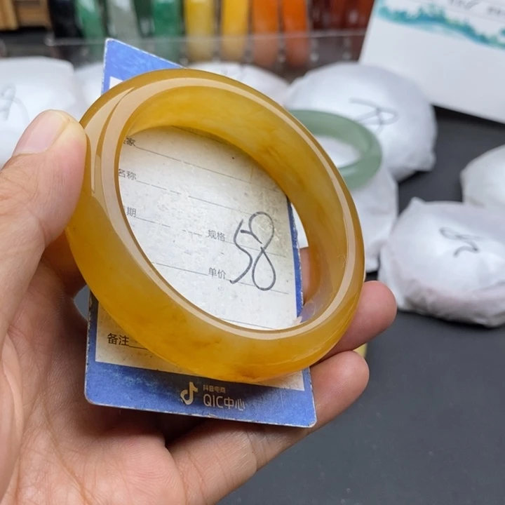 未镶嵌手镯石英质玉