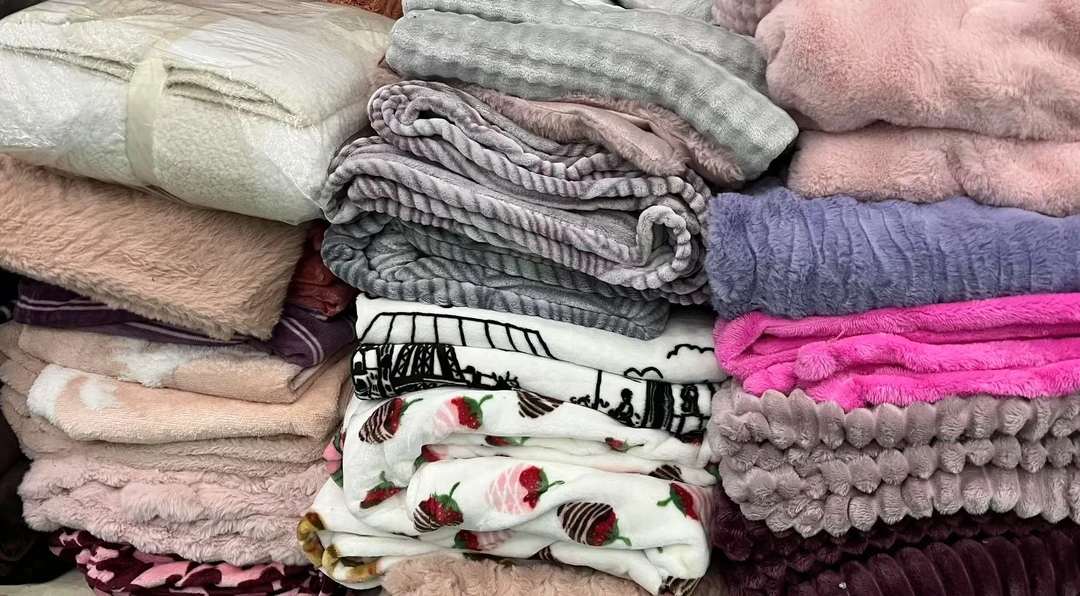 外贸高端正品大毛毯甩尾随机发