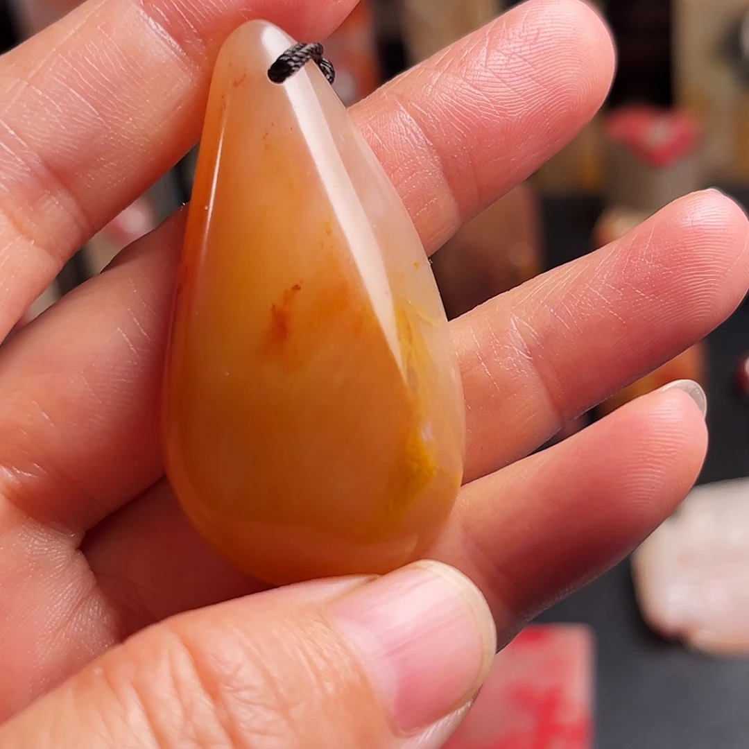 巴林石其他鸡血石挂件