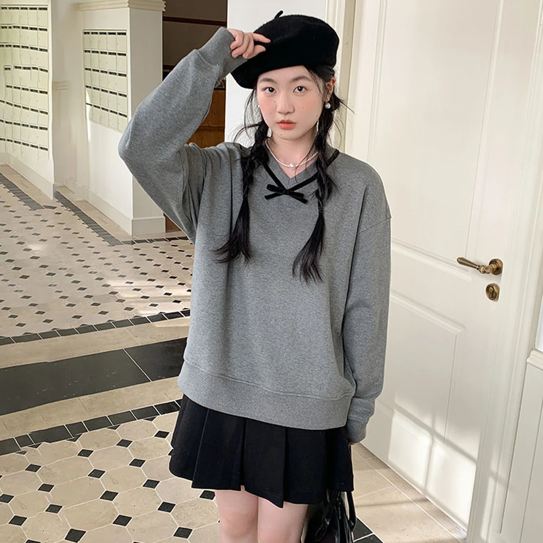 立体蝴蝶结V领卫衣女春秋2025新款oversize百搭长袖宽松休闲上衣