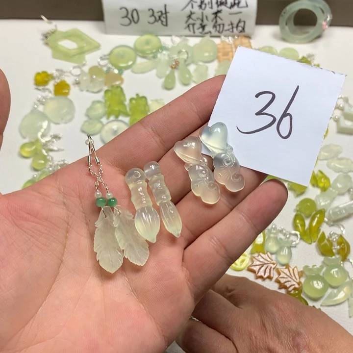 ****希蛇纹石玉合金耳钉