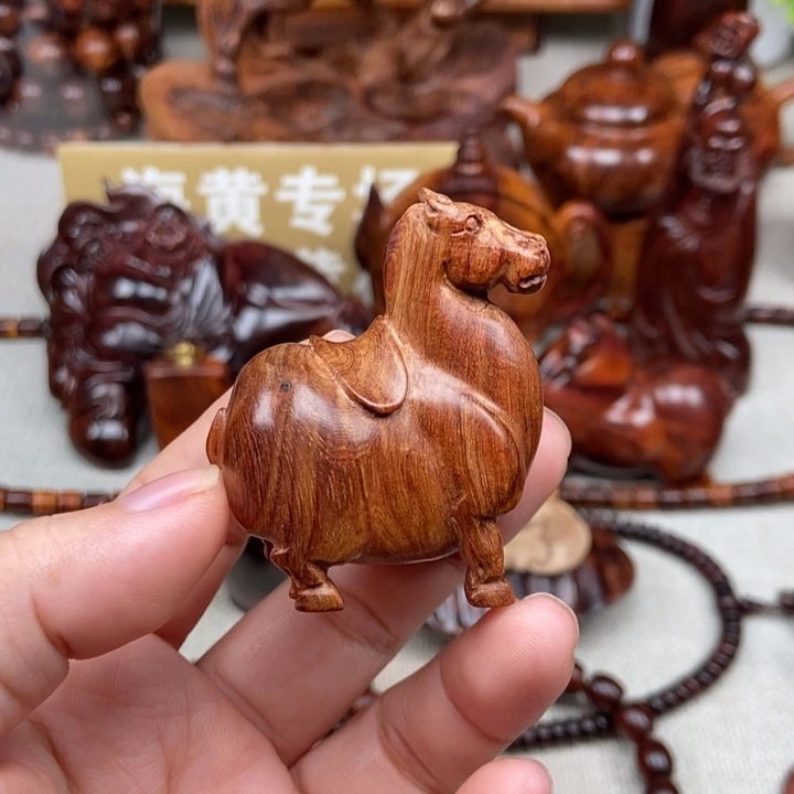 黄花梨/降香黄檀把件小马驹