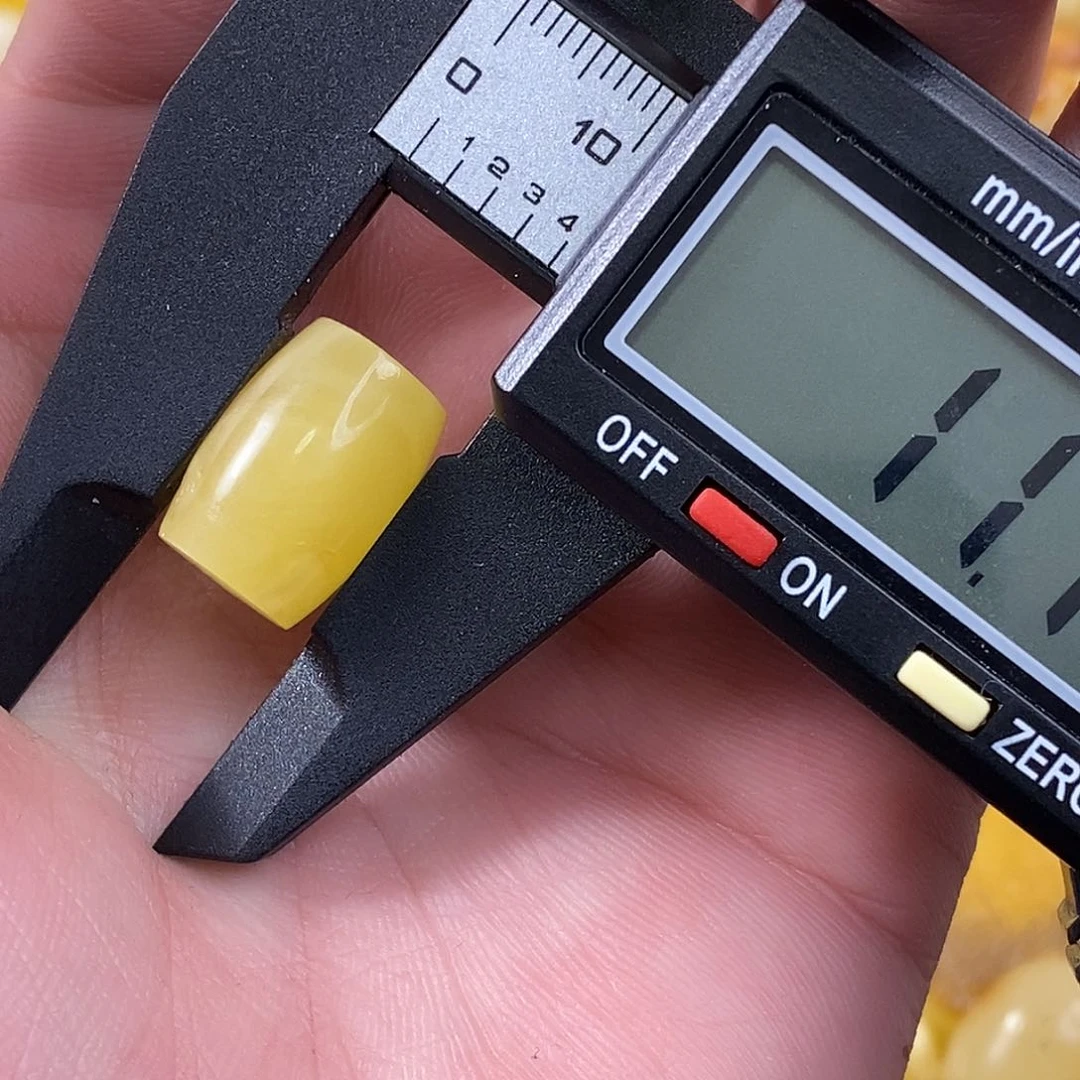 琥珀裸石未镶嵌陕****?微瑕