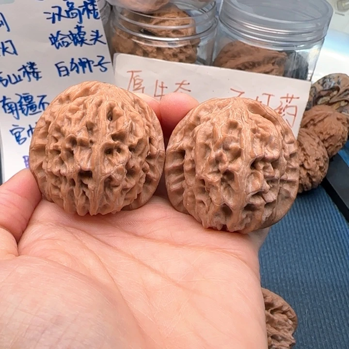 喔***繞吊坠文玩核桃核老闷42