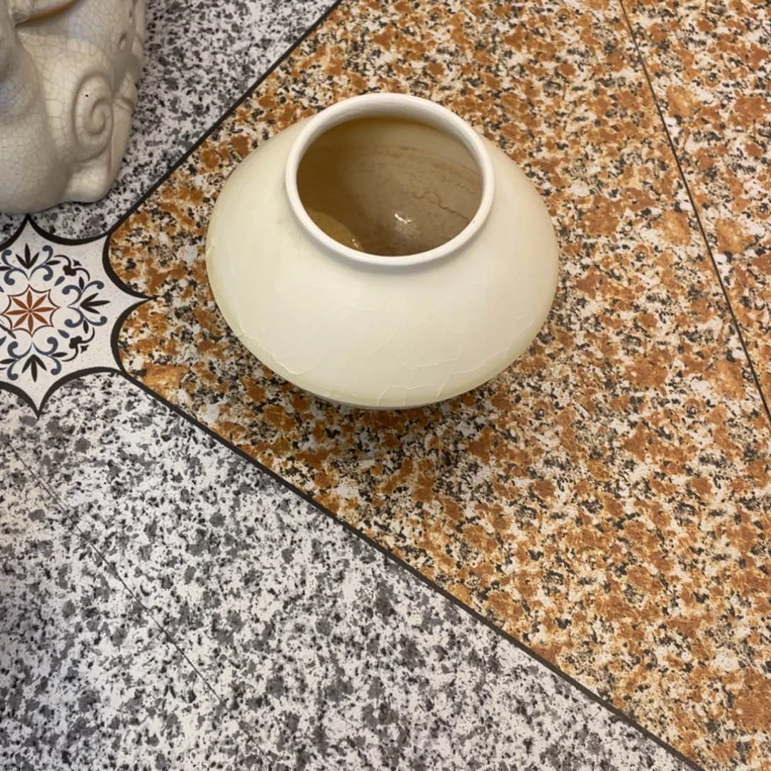 触***0赏品白瓷罐子一个钉碎一个