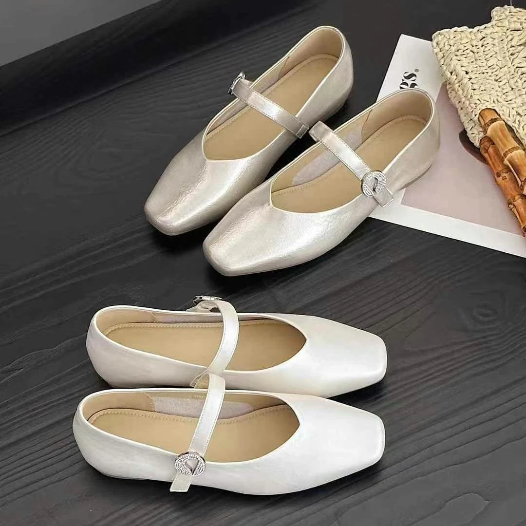 2025早秋新款韩版方头一字带单鞋洋气水钻平底百搭小皮鞋106-203