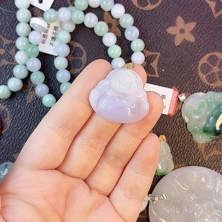 翡翠未镶嵌挂件8246