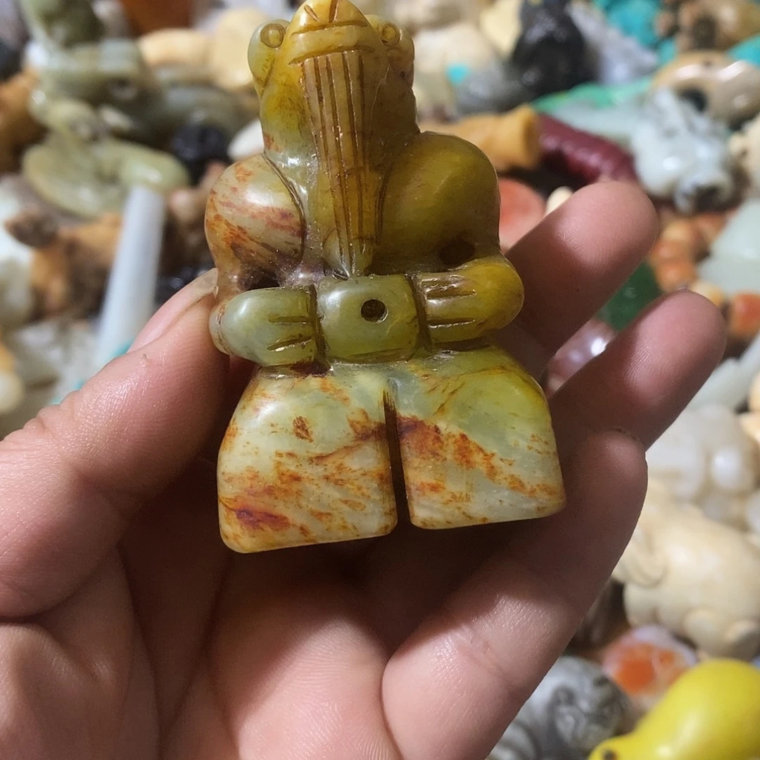 和田玉（糖玉）未镶嵌挂件