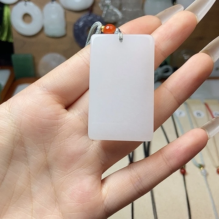 石英质玉未镶嵌颈饰