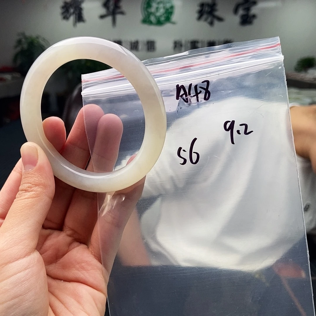 和田玉未镶嵌手镯拍一发一