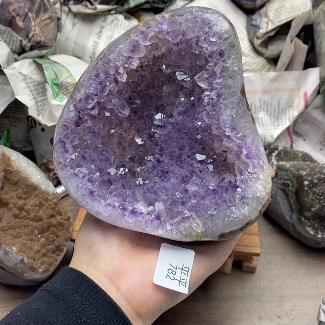 紫晶未镶嵌大型摆件（非配饰）
