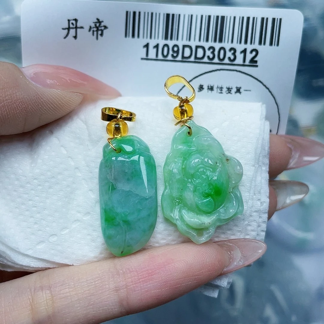 吊坠(不含链)未镶嵌翡翠