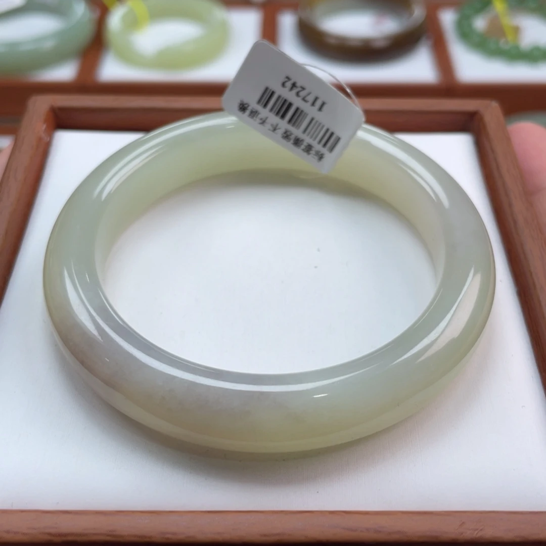 【闪购商品】未镶嵌手镯和田玉和田玉56