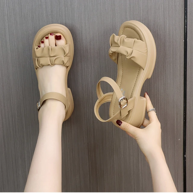 小个子增高厚底凉鞋女夏外穿2025年新款仙女风休闲百搭粗跟沙滩鞋