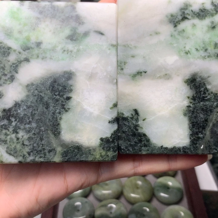 指***兵未镶嵌独山玉颈饰