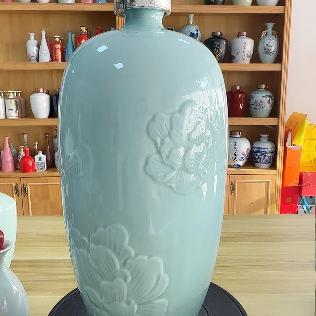 2个10斤装影青牡丹酒瓶