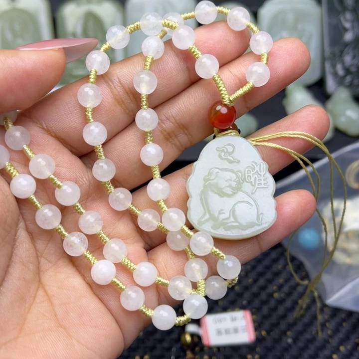 叶***人和田玉未镶嵌挂件