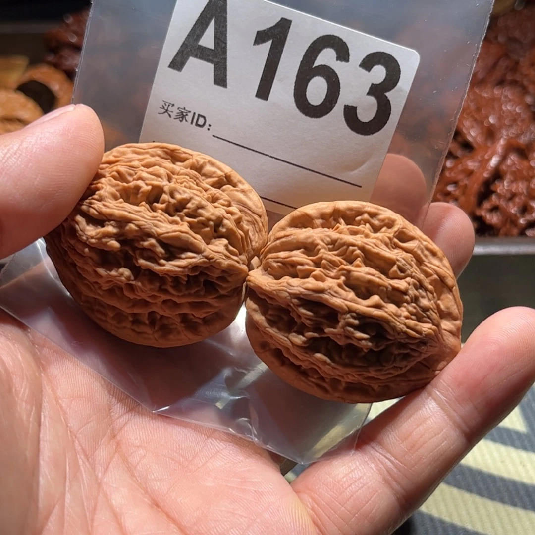 小***菇文玩核桃吊坠麦穗虎头