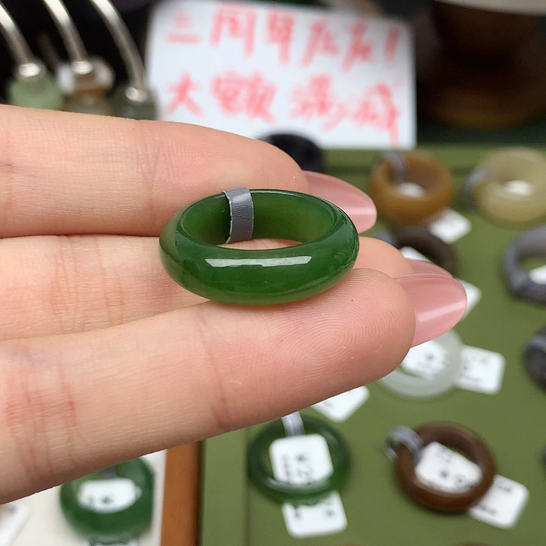 未镶嵌戒指和田玉港15俄7辣苹果绿收藏级