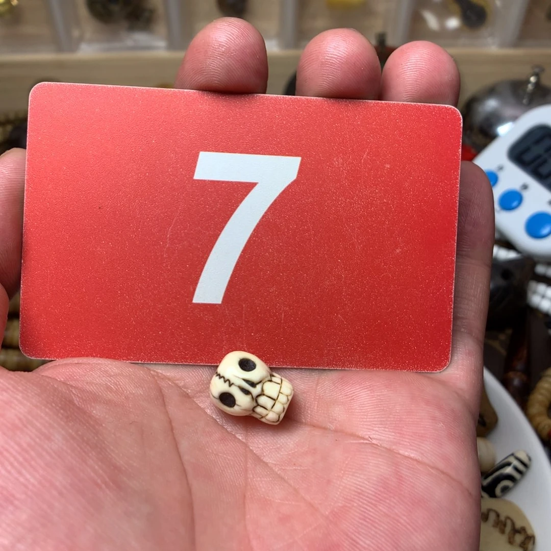 桃核吊坠黑*………………………………