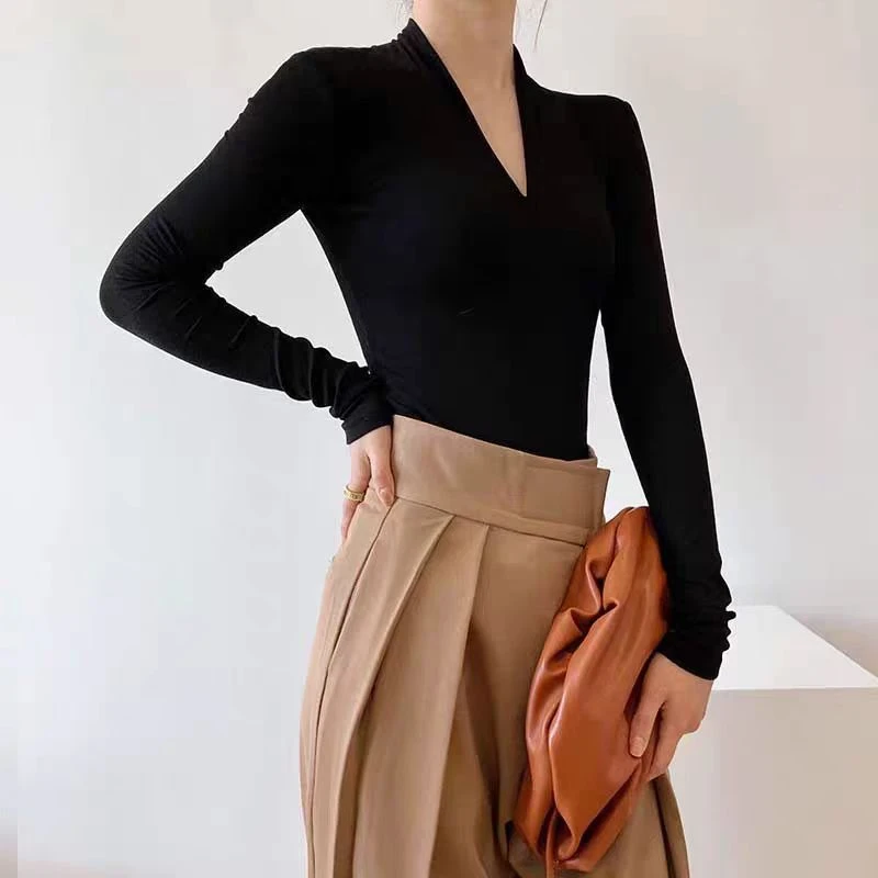 长袖低领t恤女2025秋冬新款高级感黑色纯欲正肩性感v领内外搭上衣