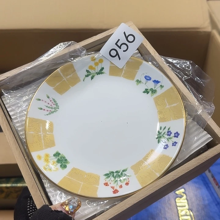 瓷片很好看的小碟子