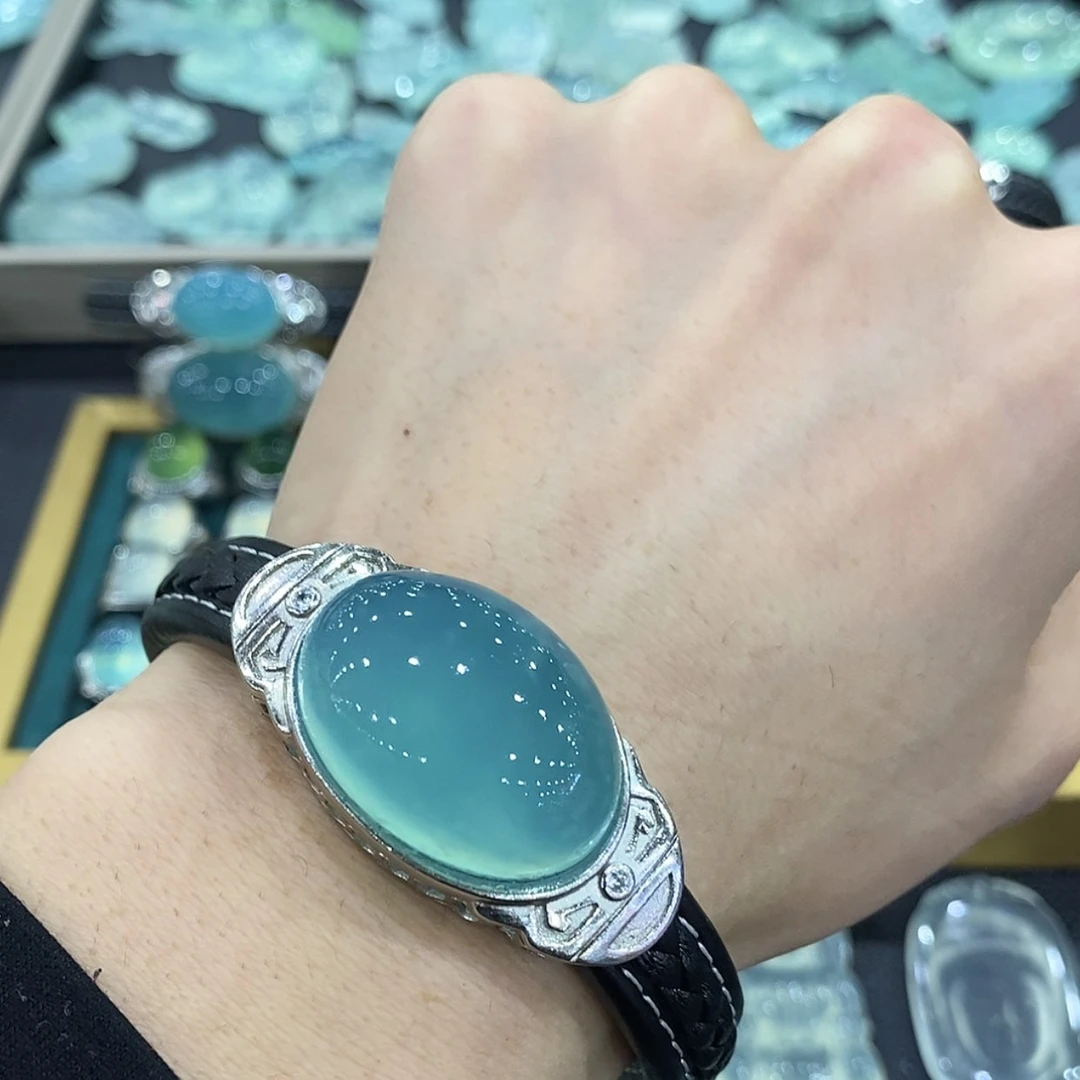 【闪购商品】银S925镶嵌蛇纹石玉手牌