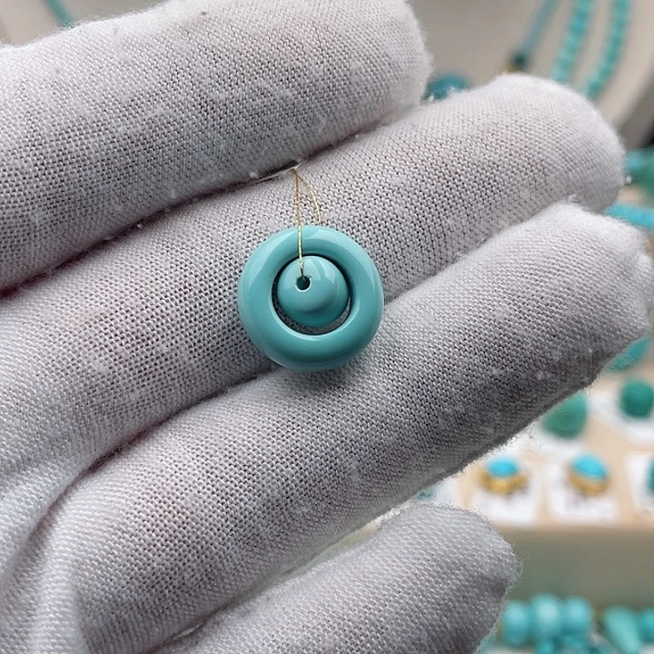 绿松石配饰未镶嵌