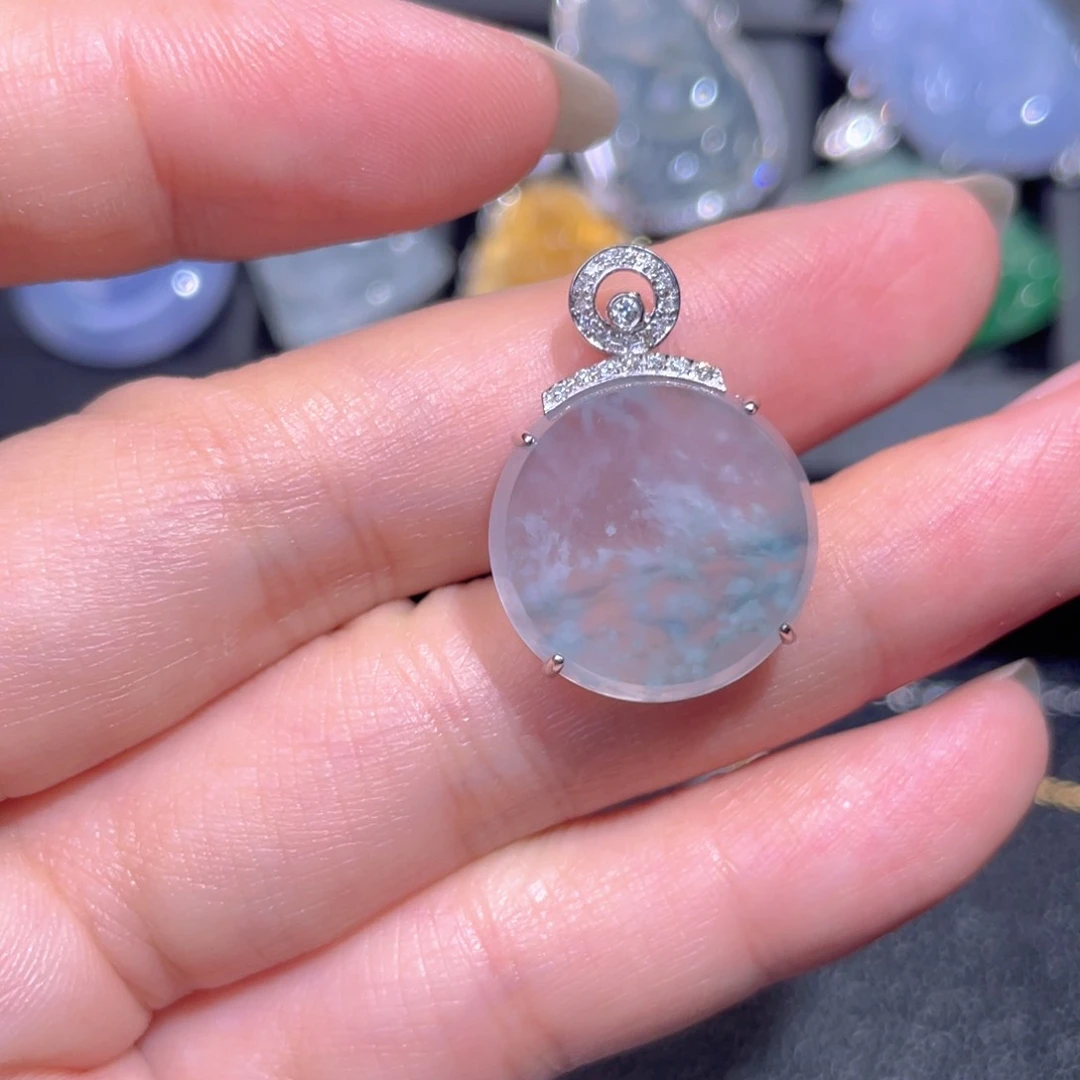 颈饰18K金镶嵌翡翠翡翠