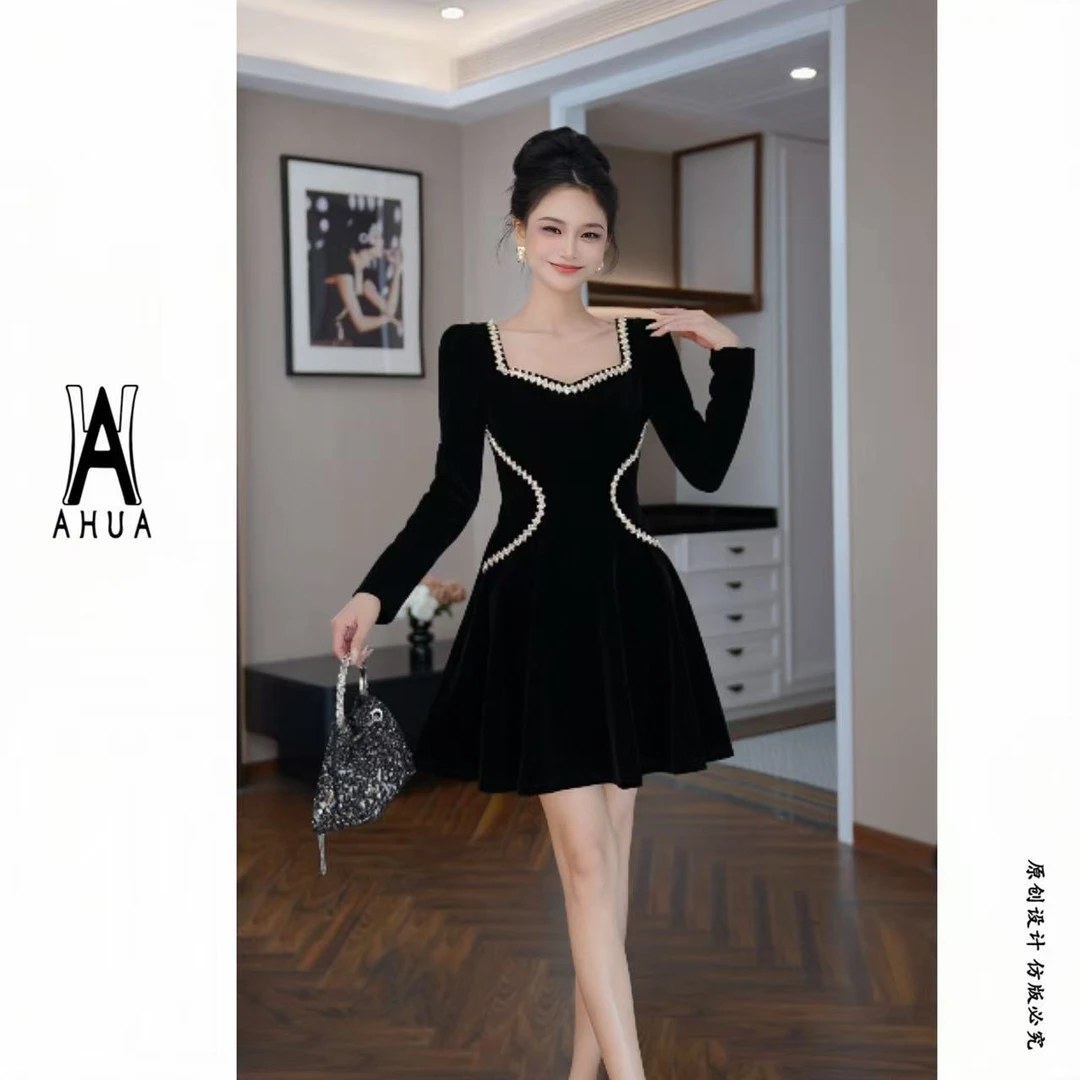 【花花原创】少女减龄风娃娃领收腰长袖修身钻饰方领连衣裙21939