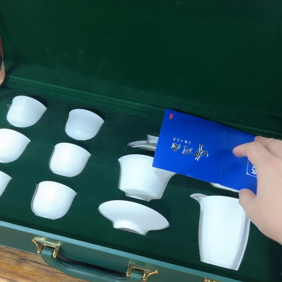 孤品茶具套装等。