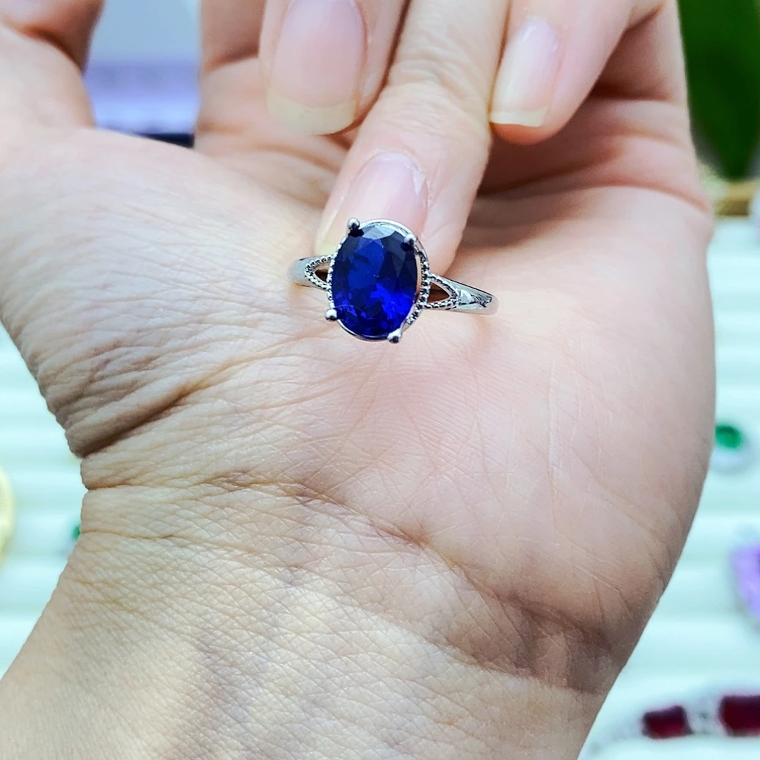 戒指蓝宝石未镶嵌