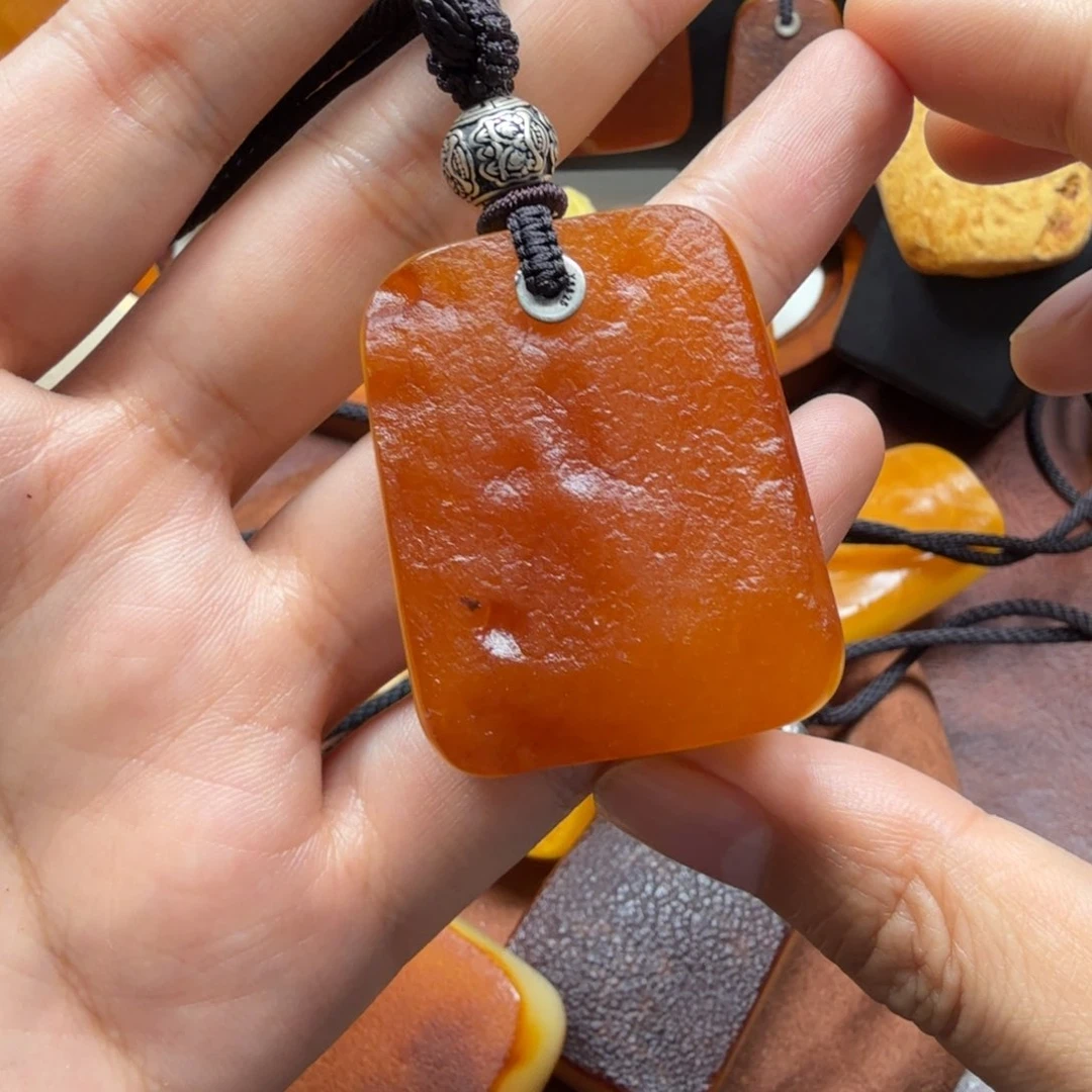 未镶嵌吊坠(赠链)琥珀