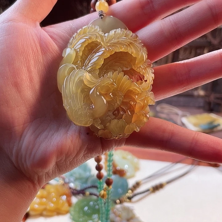 未镶嵌蛇纹石玉颈饰浅*