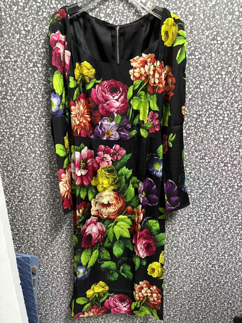 常规印花圆领挂脖式包臀复古气质辣妹风连衣裙