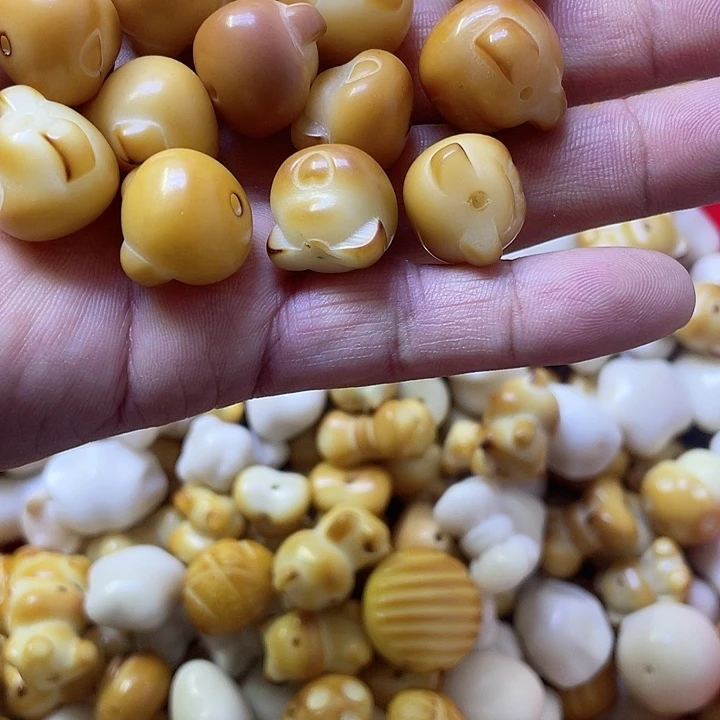 白玉菩提吊坠?*微微瑕小熊十二个