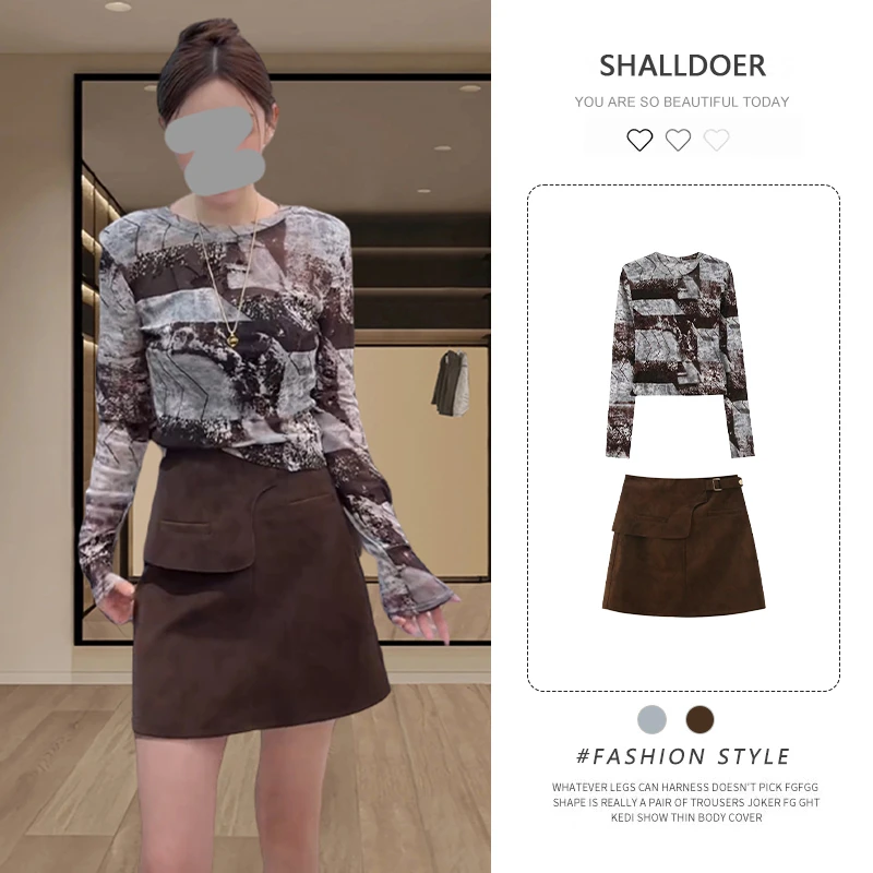 巨好看的秋装一整套2025新款设计感印花圆领长袖上衣半身裙两件套