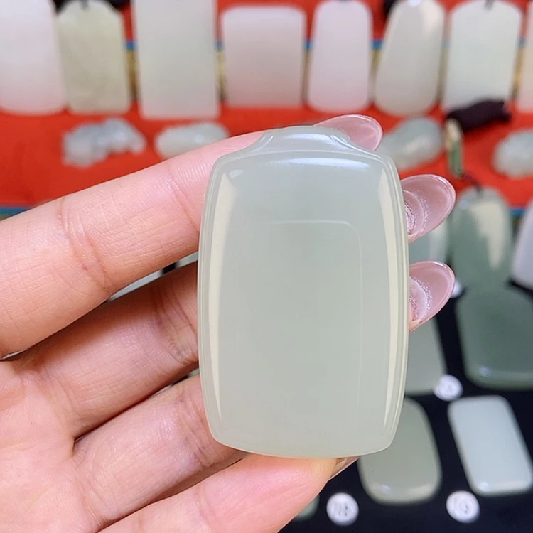 【闪购商品】颈饰未镶嵌和田玉