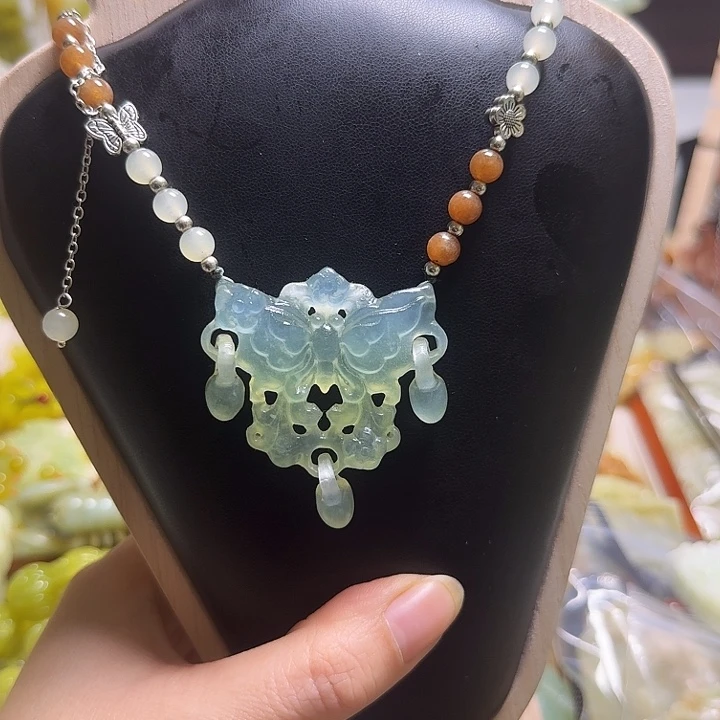 蛇纹石玉合金颈饰