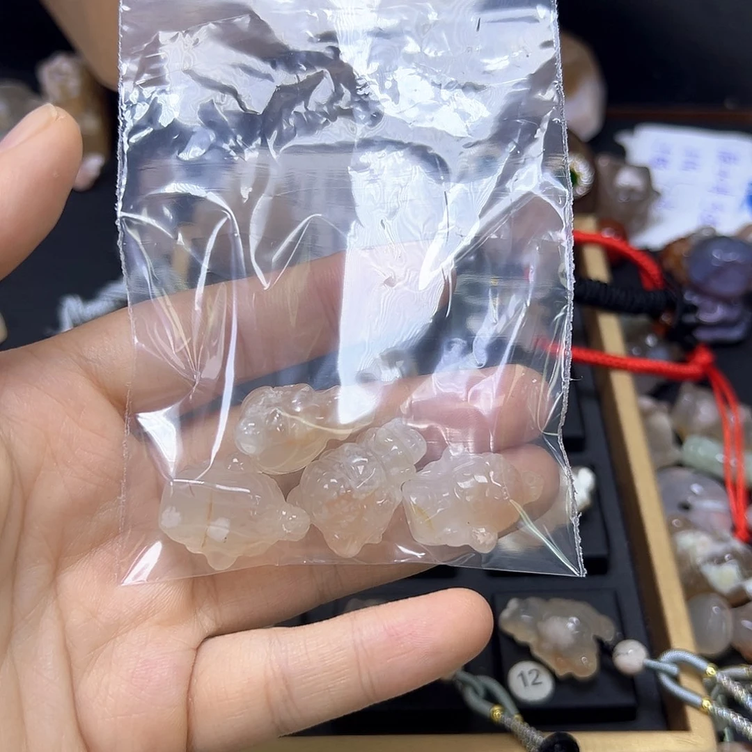 石英质玉未镶嵌吊坠(赠链)三*