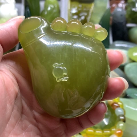 蛇纹石玉未镶嵌手把件