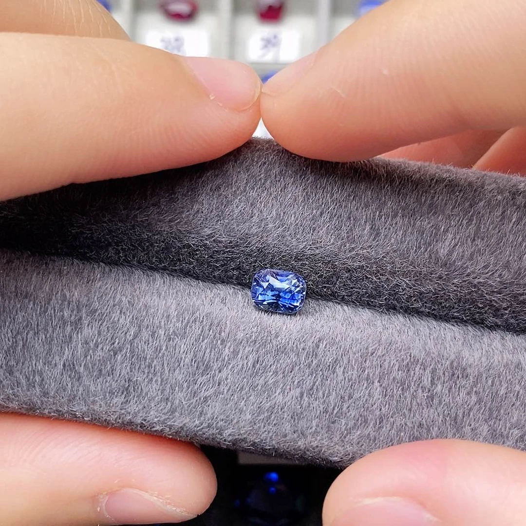 蓝宝石裸石未镶嵌矢车菊切工精致1.06ct/0065